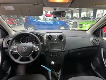 Car image 10