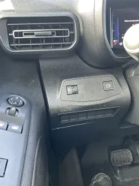 Car image 32