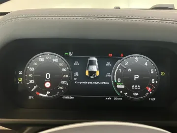 Car image 32