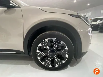 Car image 29