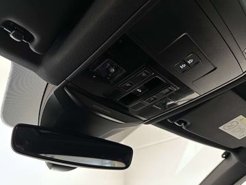 Car image 36