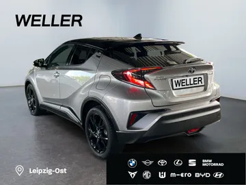 Car image 4
