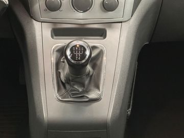 Car image 33