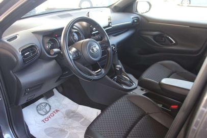 Car image 12