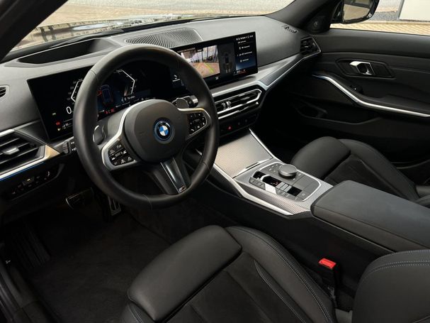 BMW 330e Touring M xDrive 215 kW image number 8