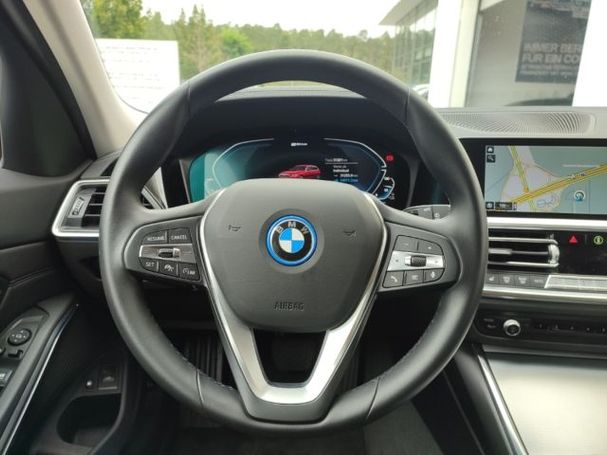 BMW 330 e Touring Line xDrive 218 kW image number 8