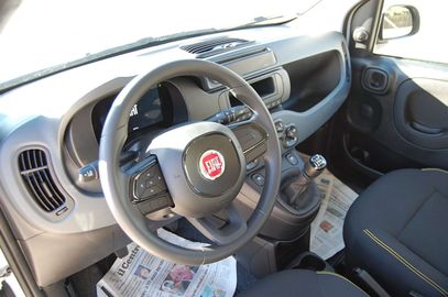 Car image 16