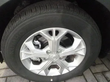 Car image 17