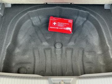 Car image 48