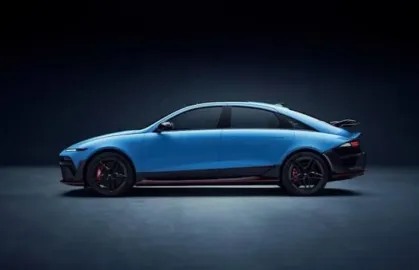 Car image 4