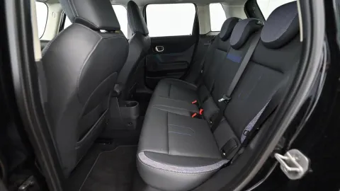 Car image 24