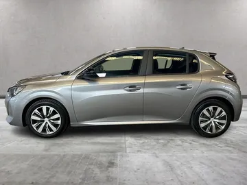Car image 4
