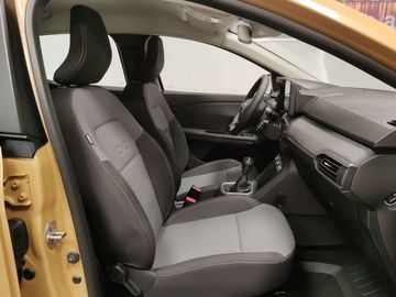 Car image 12