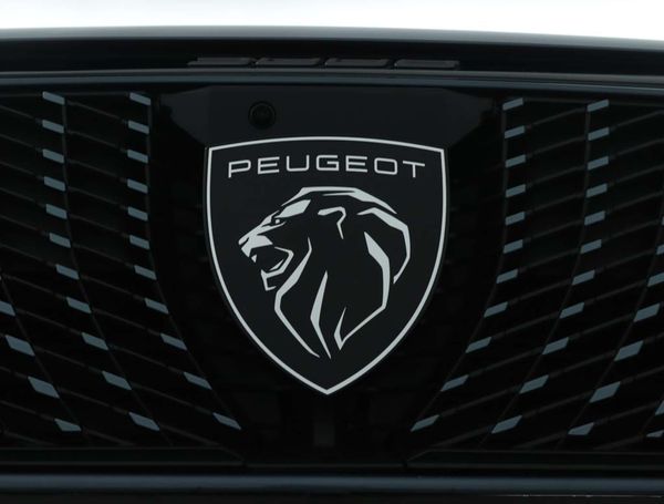 Peugeot 5008 1.2 Hybrid 100 kW image number 42