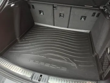 Car image 35