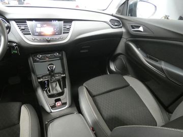 Car image 30