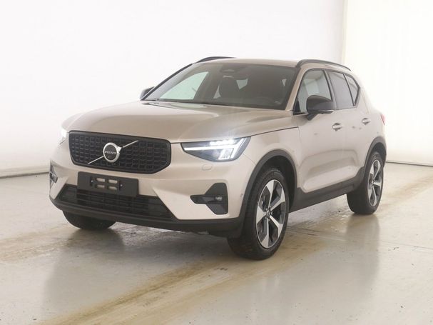 Volvo XC40 Plus Dark 145 kW image number 1