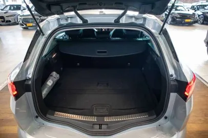 Car image 24