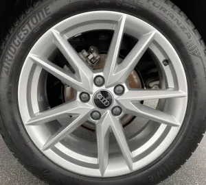 Car image 36