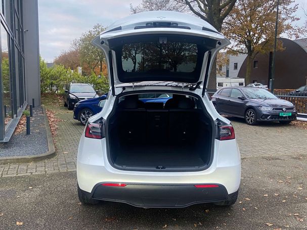 Tesla Model Y Long Range AWD 378 kW image number 6