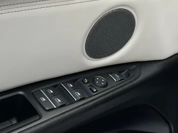 Car image 43