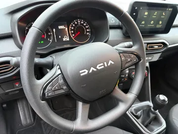 Car image 30