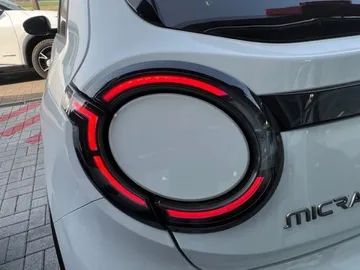 Car image 5