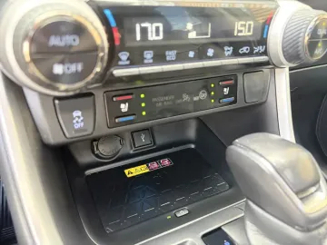 Car image 35