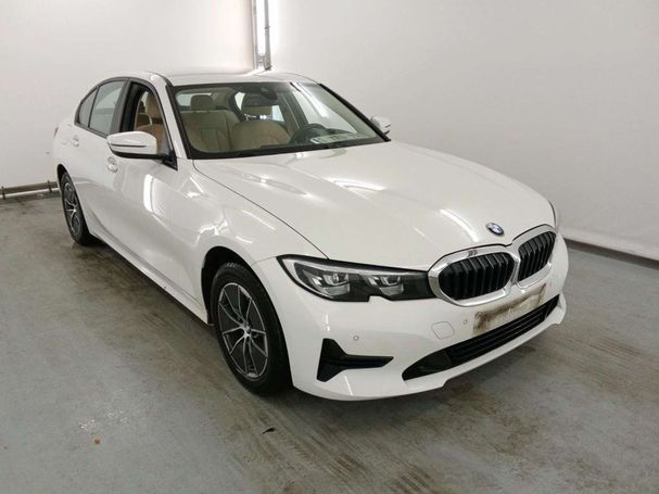 BMW 318i 115 kW image number 2