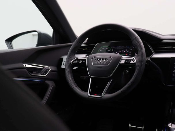 Audi Q8 55 quattro e-tron S-line 300 kW image number 11