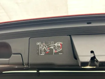 Car image 38