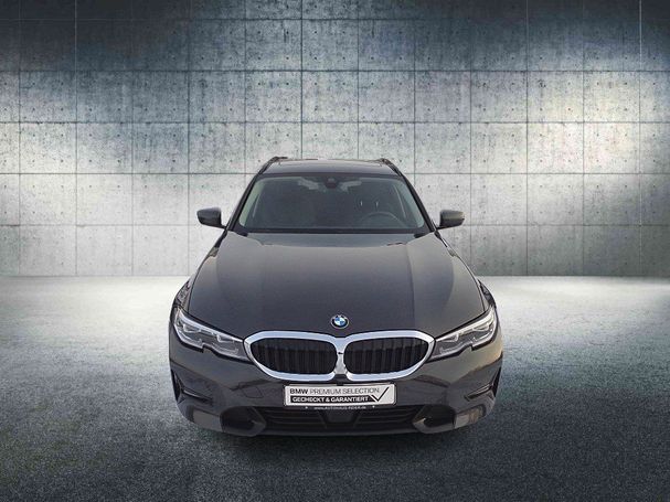 BMW 330d Touring xDrive 195 kW image number 2