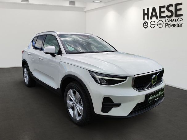 Volvo XC40 B3 Core 120 kW image number 2