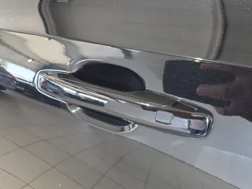 Car image 35