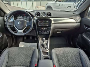 Car image 10