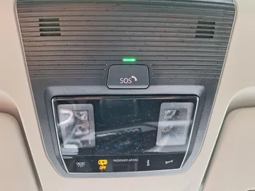 Car image 36