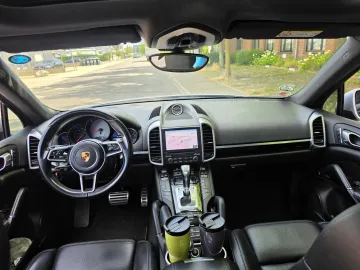 Car image 40