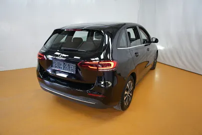 Car image 31