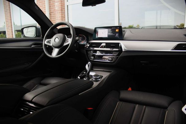 BMW 520i 135 kW image number 12