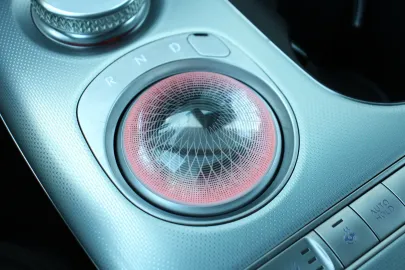 Car image 46