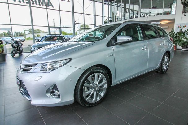 Toyota Auris Touring Hybrid Executive 100 kW image number 1