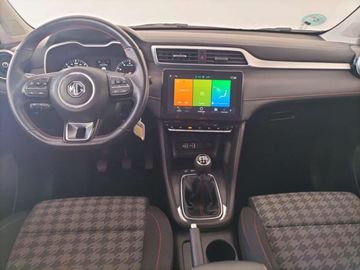 Car image 12