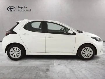 Car image 2