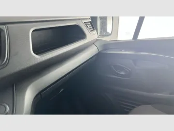 Car image 40