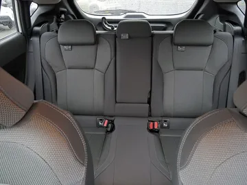 Car image 29
