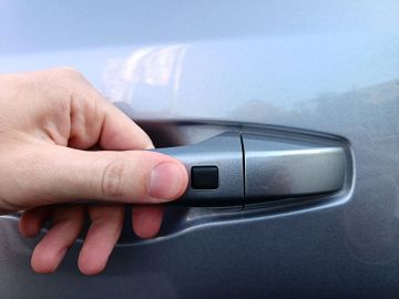 Car image 24
