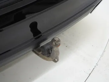 Car image 40