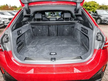 Car image 27
