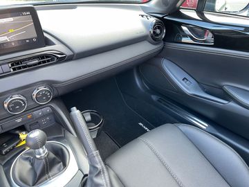 Car image 26