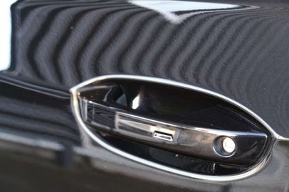 Car image 37